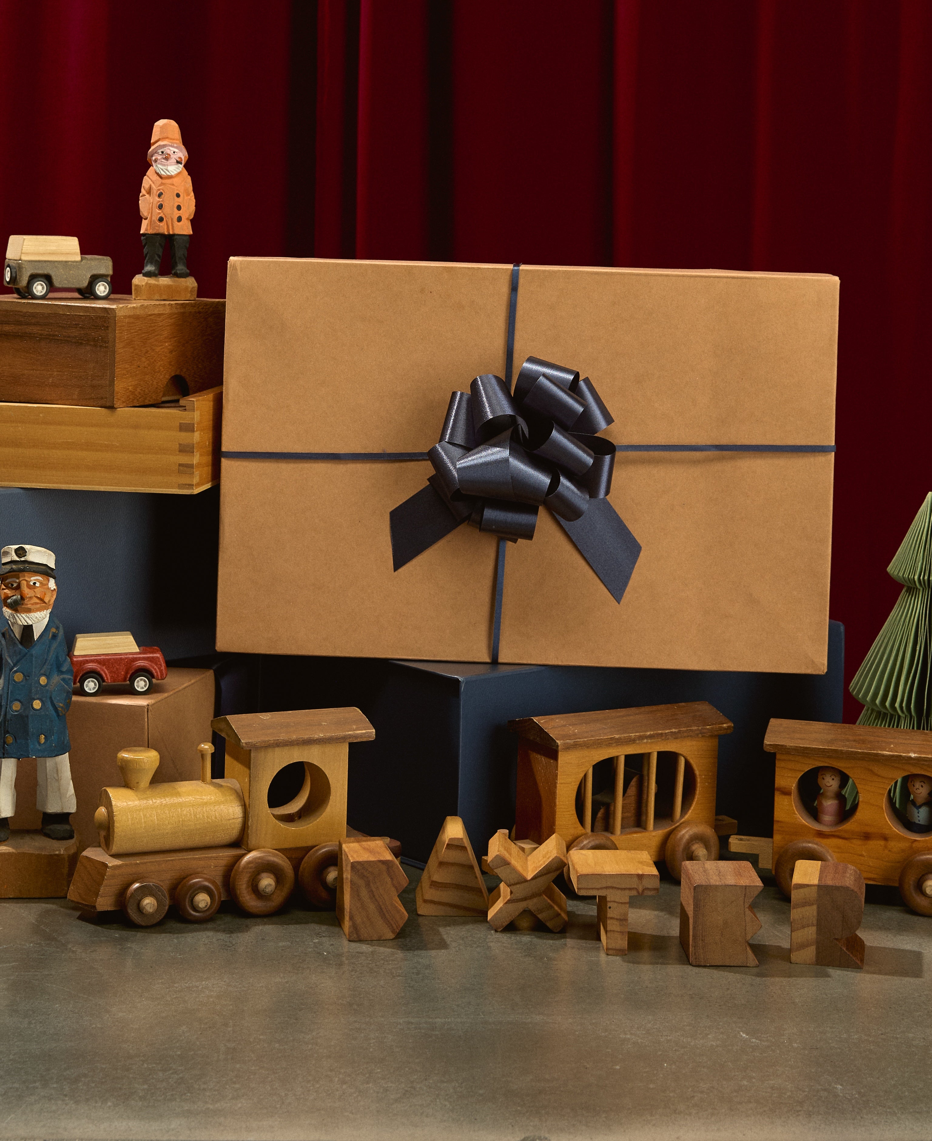 250922 Baxter Holiday Product1822-MysteryBox.jpg__PID:4acd1342-6437-4dfd-be39-a3c1c8884a35